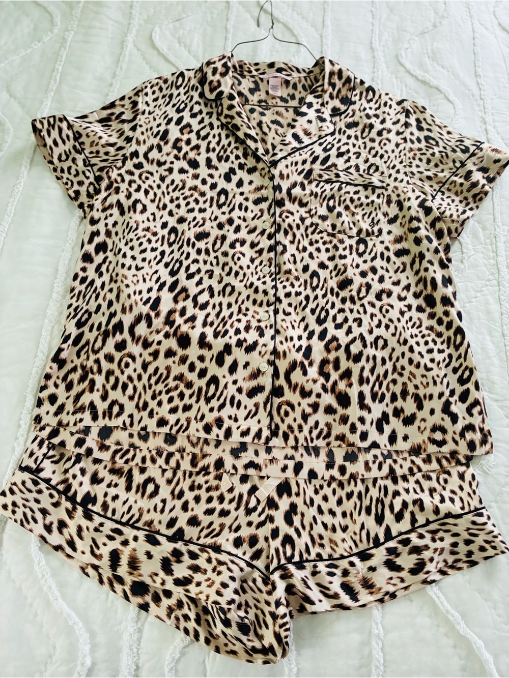 Victoria's Secret leopard Print Two-Piece Satin shorts Pajama Set size lg